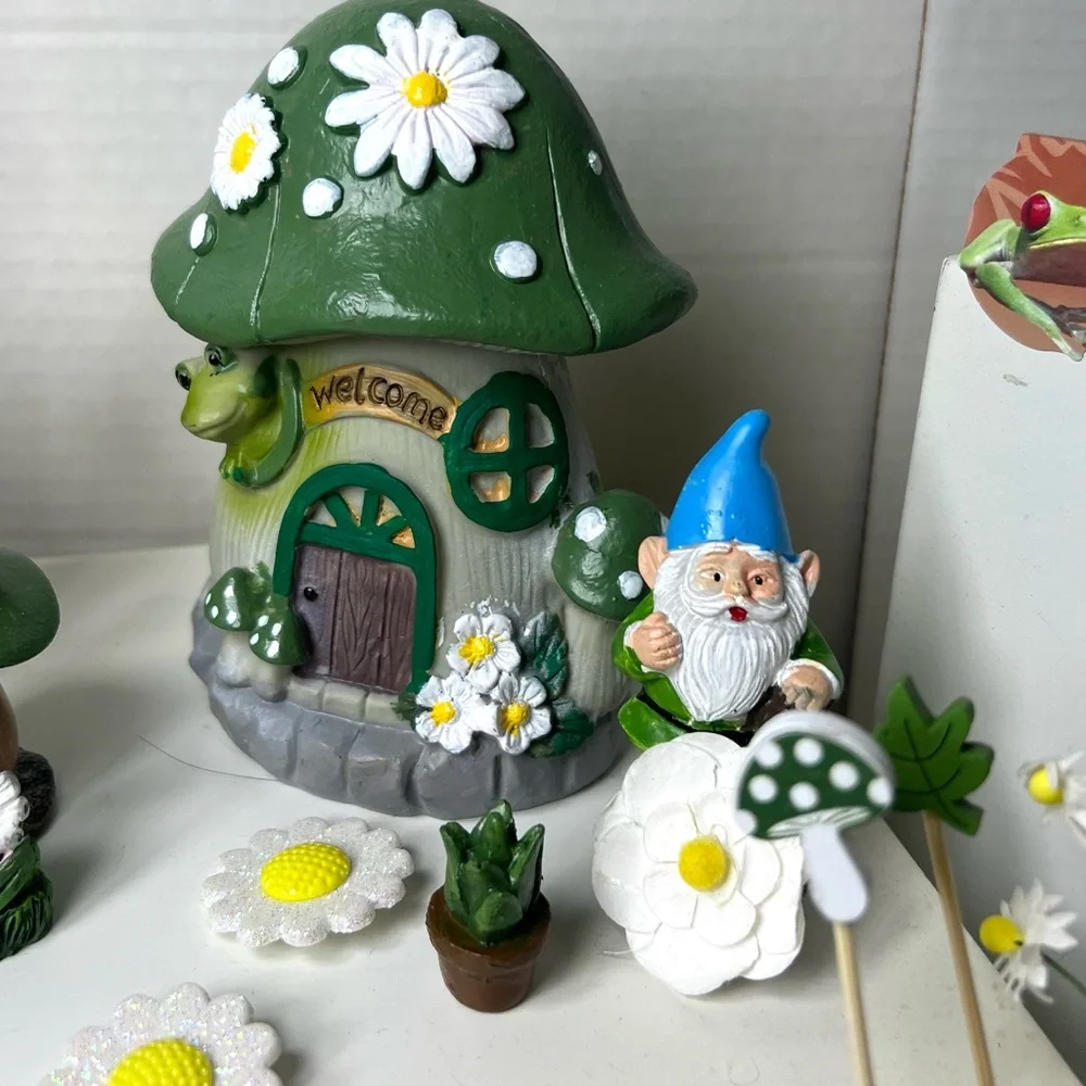 FROG TOWN USA FAIRY GARDEN GIFT SET - Picture 11 of 16